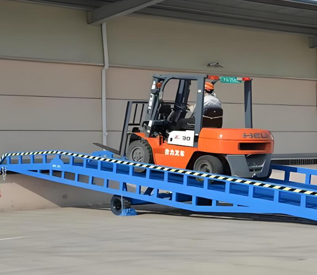 曲靖移动式卸货平台（叉车用）